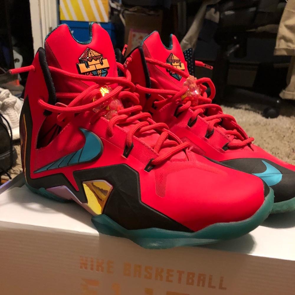 Lebron 11 Elite “Hero”